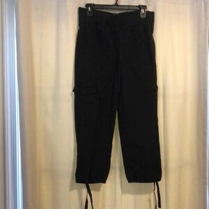 🥳Host Pick 6/18 🥳 🔹 4 for $30 New Addition Maternity Black Capris